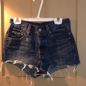 Levi’s 501 jean shorts dark wash